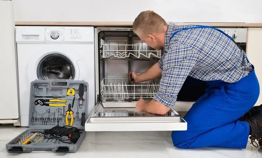 Nallıhan Beko servisi teknisyen ekibi beyaz eşya tamiri yaparken